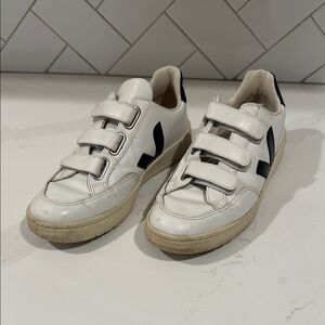 Veja Velcro closure sneakers - size 38